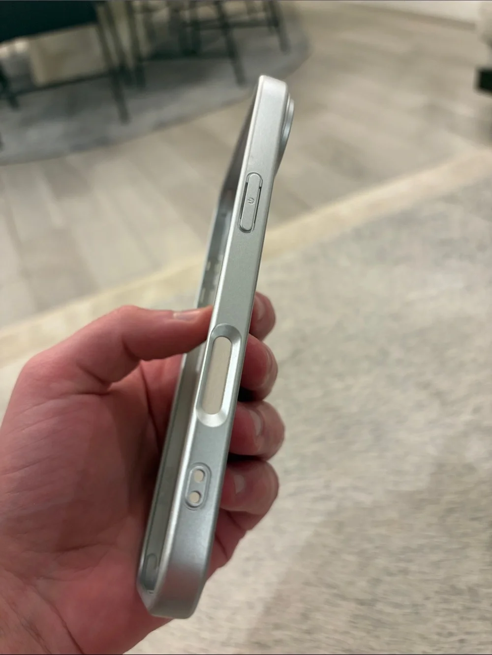 RIMOWA-Inspired Aluminum Style Case for iPhone 17 Air – Silver | New, No Box